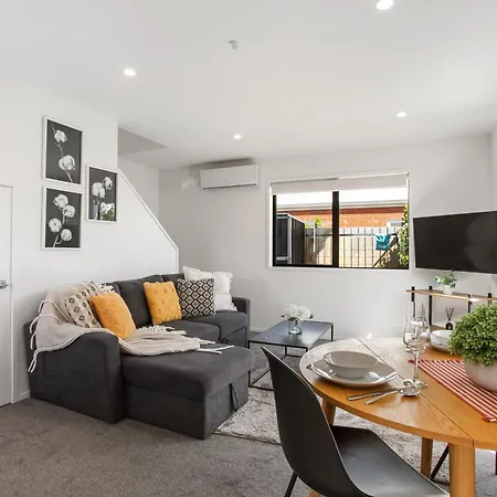Chic City Living 1 Bdrm Sunny Warm Close Cbd